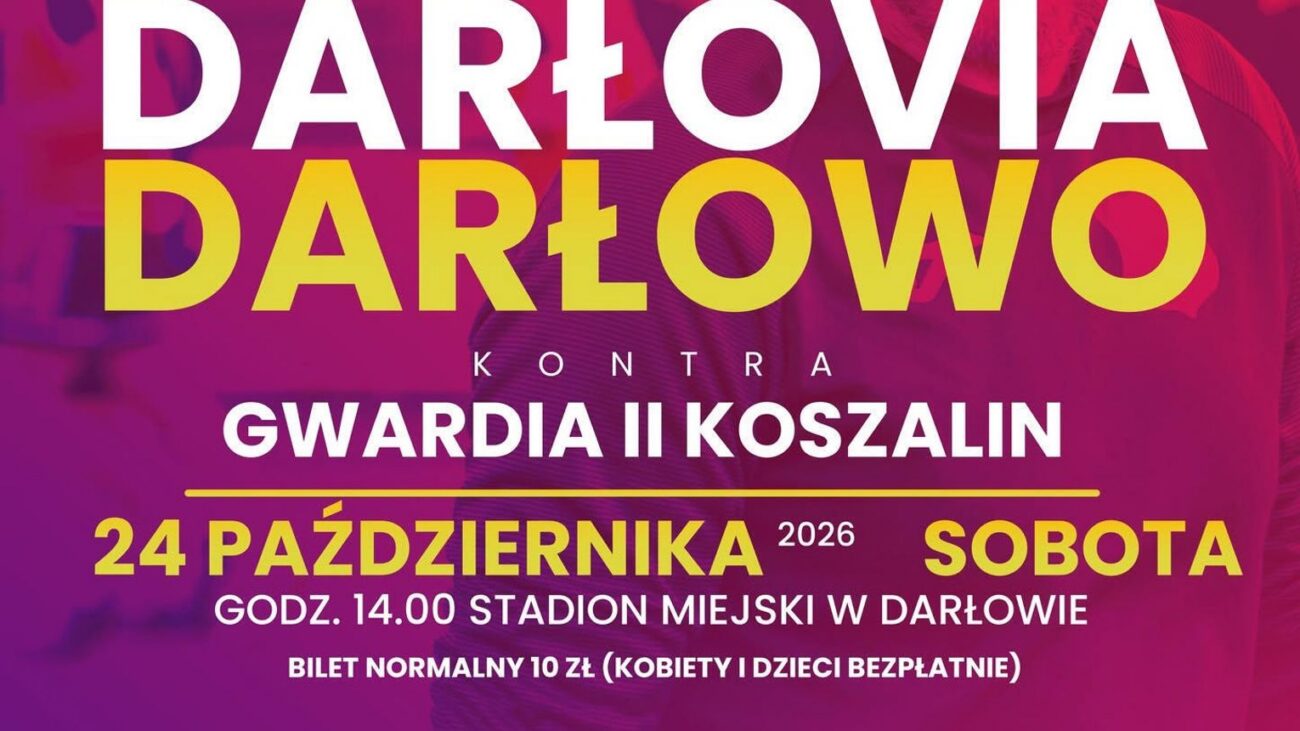 Darłowo: Mecz MKS Darłovia Darłowo z Gwardią Koszalin na stadionie miejskim
