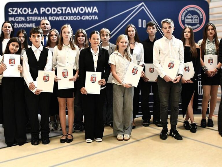 Gminny Dzień Edukacji Narodowej: Stypendia i nagrody dla uczniów i pedagogów