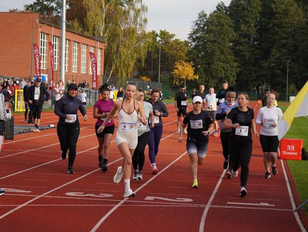 Sławno: XV Bieg Papieski za nami. Stypendia Burmistrza i sportowe emocje w powiecie